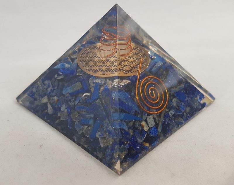 Orgonitt pyramide Livets Blomst & Lapis Lazuli